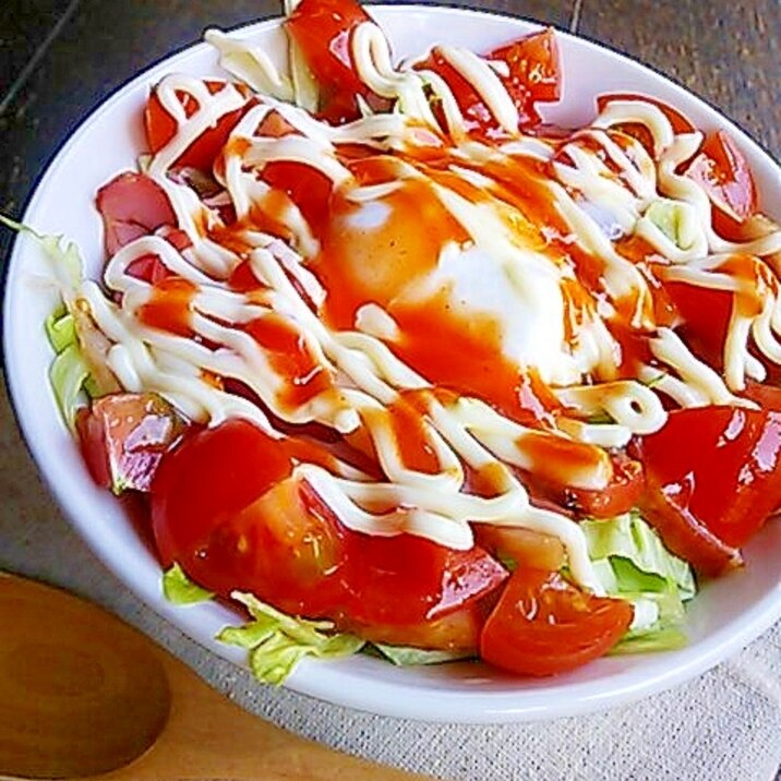 レタスたっぷり！温玉のせBLT丼